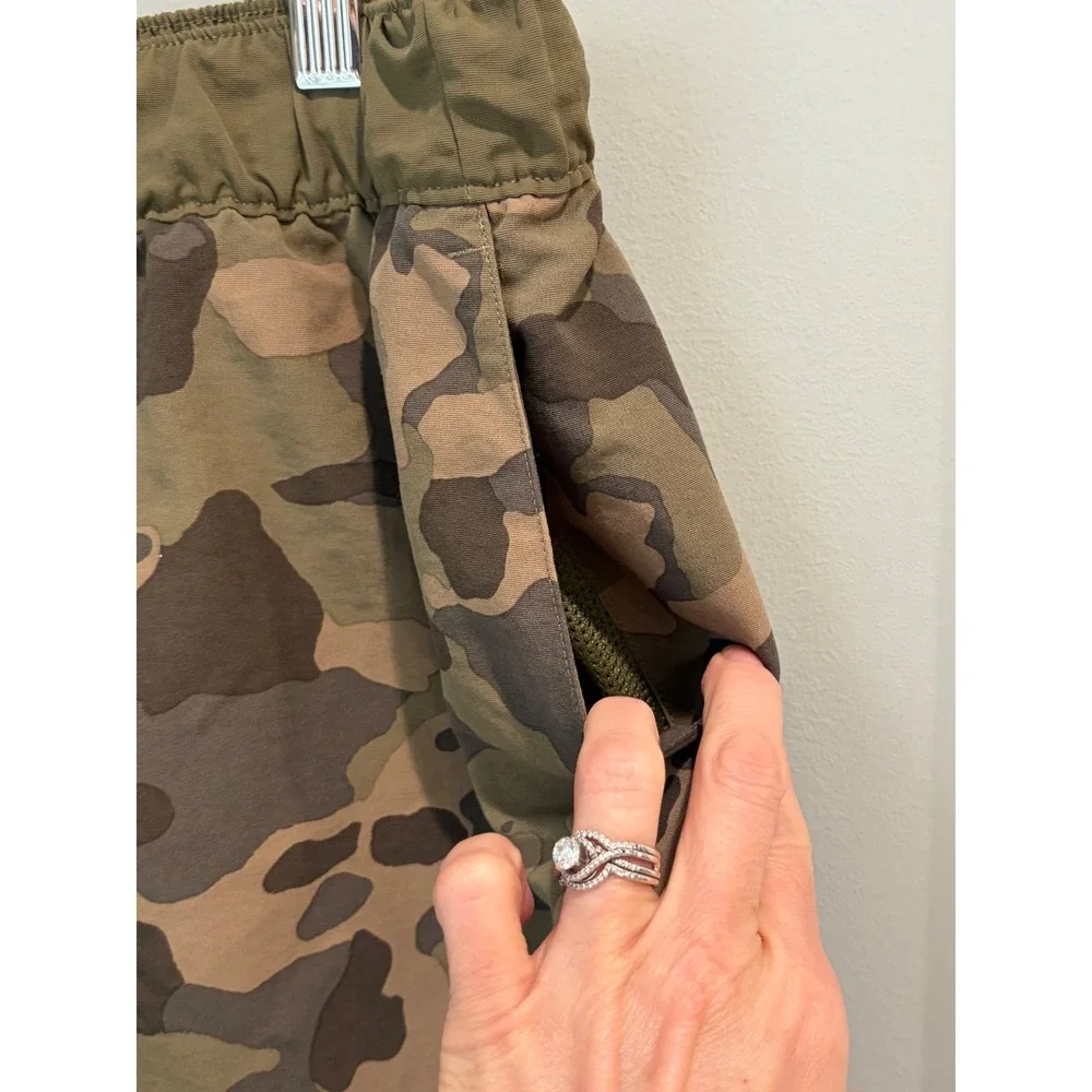 The North Face Womens‎ Class V Camo Shorts Size Large Drawstring